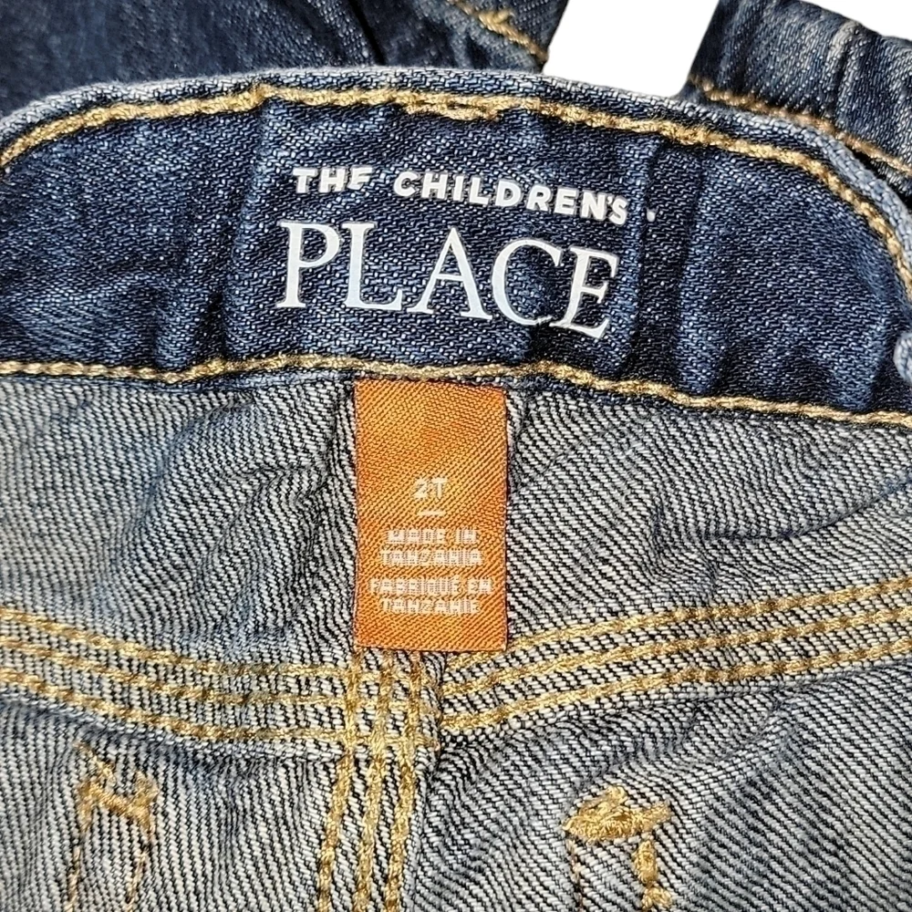 The children’s place size 2T denim shorts button snap light wash